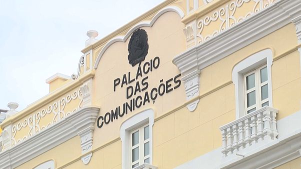 Controvérsia no concurso para a 4ª operadora de redes móveis de Angola Controvérsia no concurso para a 4ª operadora de redes móveis de Angola