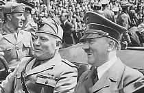 بنیتو موسولینی در کنار آدولف هیتلر