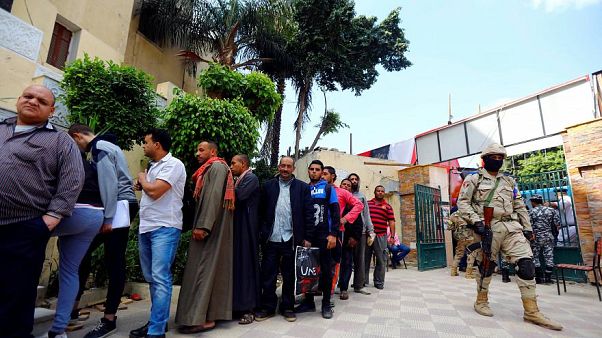 'Mısır'da yetkililer referandum için oy kullanan halka makarna dağıtıyor' iddiası 'Mısır'da yetkililer referandum için oy kullanan halka makarna dağıtıyor' iddiası