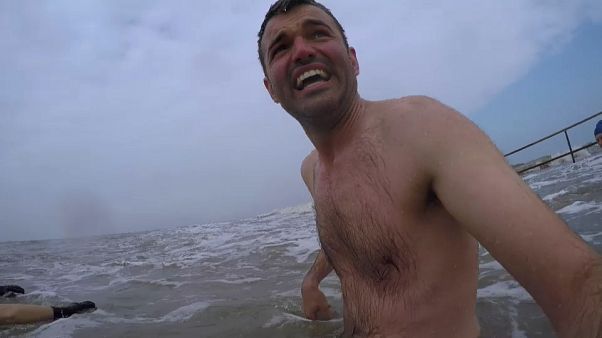 Euronews' Stuart Oates braves the Irish Sea. Euronews' Stuart Oates braves the Irish Sea.
