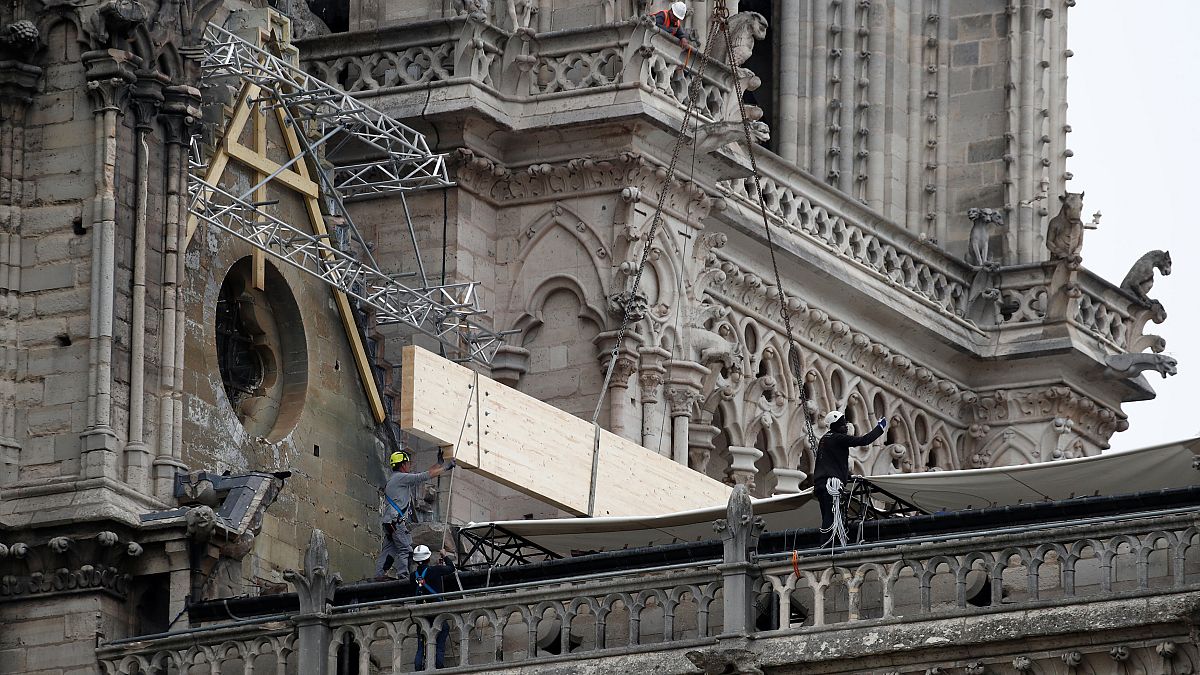 Dohányoztak a Notre-Dame felújításán dolgozó munkások 