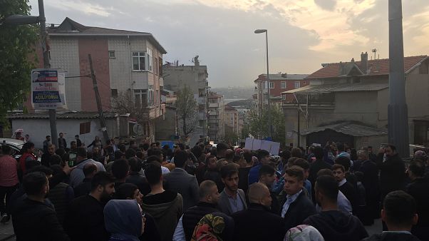 Küçükçekmece'de 5 yaşındaki çocuğa yapılan cinsel istismara karşı protesto Küçükçekmece'de 5 yaşındaki çocuğa yapılan cinsel istismara karşı protesto