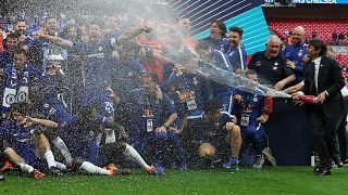 İngiltere FA Kupası finalinde şampanyalı kutlama kaldırılıyor, gerekçe dini hassasiyet ve gençler