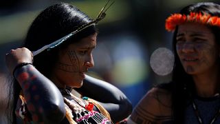 Brezilya'da yerliler toprak hakları protestosu için başkente akın etti
