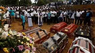 Sri Lanka'da hayatını kaybedenler için toplu cenaze töreni düzenlendi