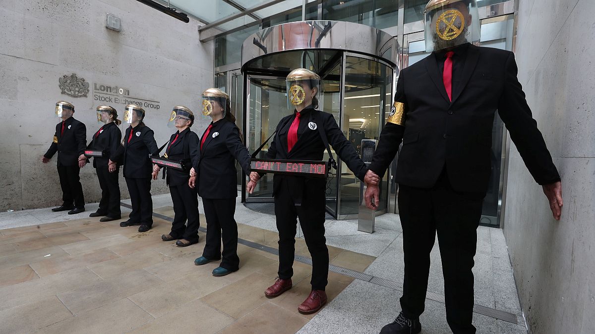 Extinction Rebellion bloquea el paso a la Bolsa de Londres
