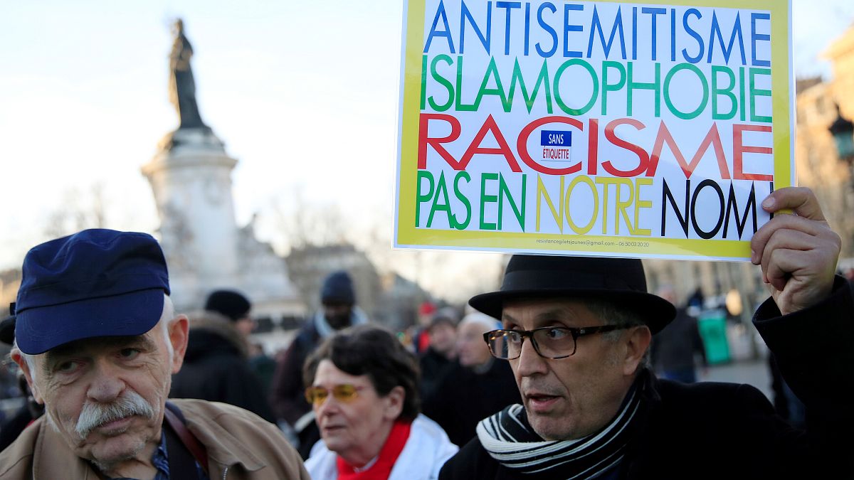 Javul az elfogadás, de durvul a rasszizmus Franciaországban