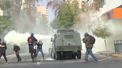 Disturbios durante una marcha estudiantil en Chile