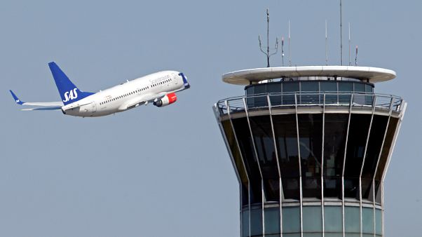 İskandinav Havayolları (SAS) pilotları greve gitti: Yüzlerce uçuş iptal İskandinav Havayolları (SAS) pilotları greve gitti: Yüzlerce uçuş iptal