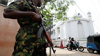 سریلانکا؛ استعفای رئیس پلیس و جستجو برای یافتن ۱۴۰ مظنون مرتبط با داعش