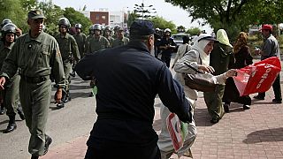 الشرطة المغربية تستخدم خراطيم المياه والهراوات لفض اعتصام للمعلمين