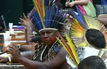 Bennszülött törzsek tüntetnek Brazíliában