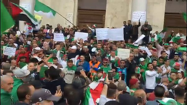 Алжир: десятая пятница протестов Алжир: десятая пятница протестов