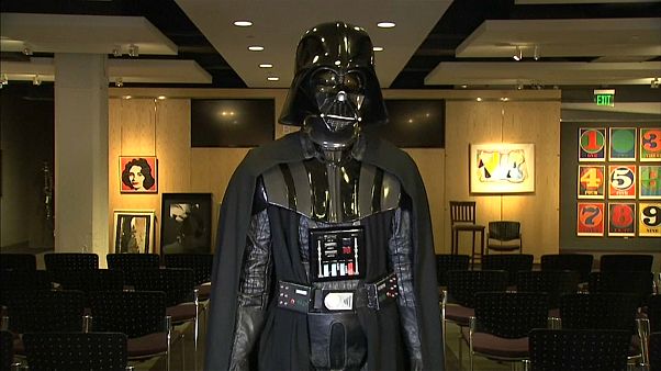 Kalapács alatt a Darth Vader jelmez Kalapács alatt a Darth Vader jelmez