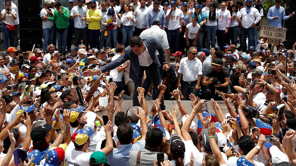 Maduro e Guaidó preparam embate do 1º de maio 