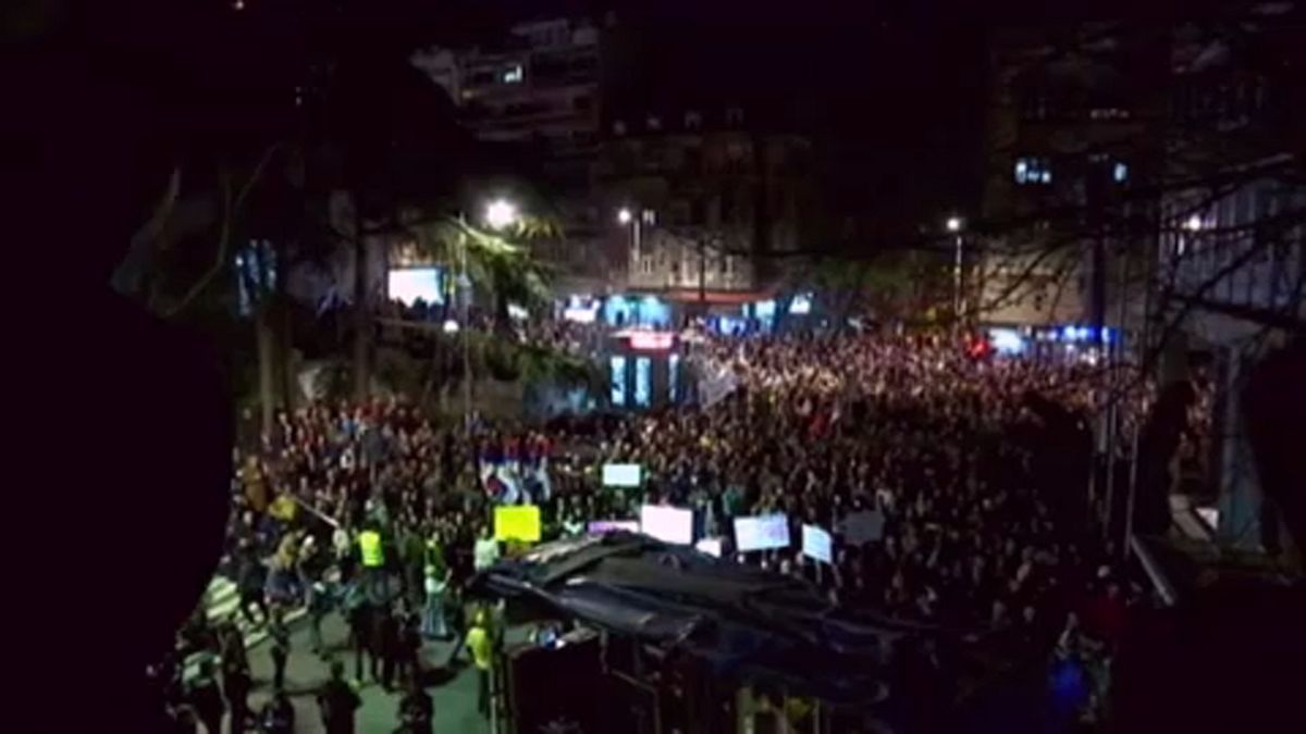 В Сербии снова прошли антиправительственные протесты