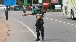 حمله پلیس به مظنونان بمب‌گذاری‌های سریلانکا؛ پدر و دو برادر کشته شدند 
