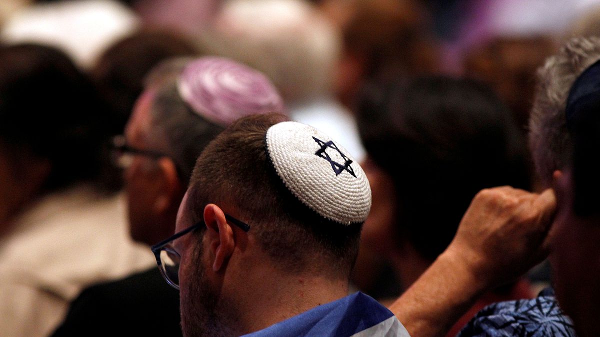 Polícia investiga circunstâncias de ataque a sinagoga na Califórnia