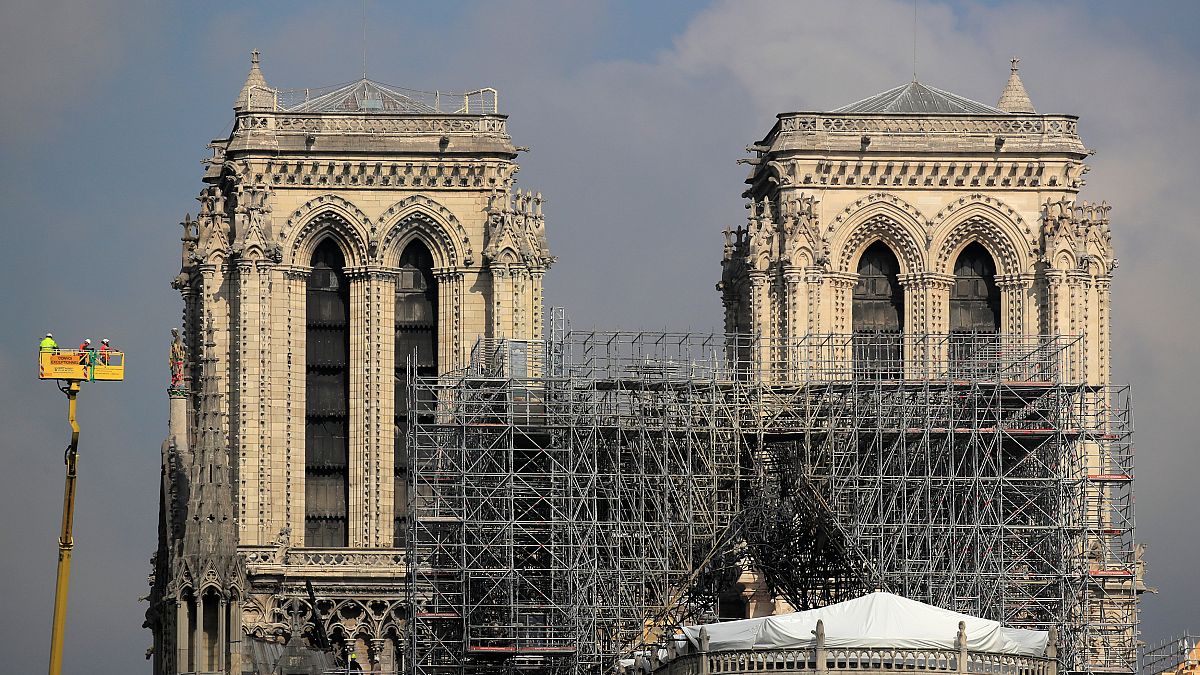 França prepara reconstrução de Notre-Dame