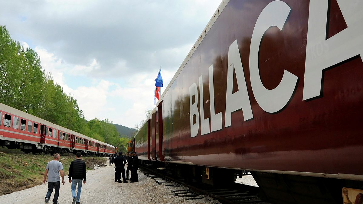 Zug, der Albaner 1999 aus dem Kosovo nach Nordmazedonien transportierte 