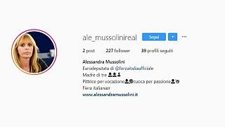 Posta le foto della tomba del nonno, Instagram chiude il profilo della Mussolini