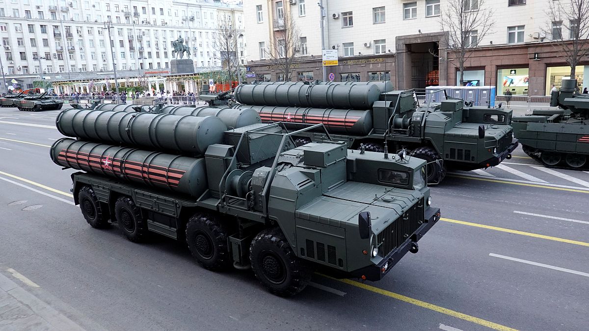 Russia, nelle prove per la parata militare anche i missili balistici