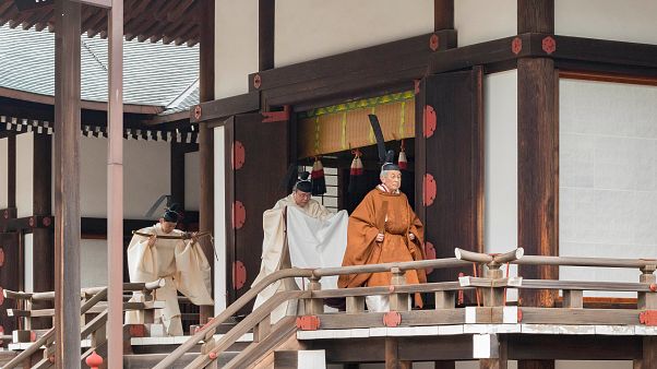 Akihito a transmis le trône impérial du Japon à son fils aîné Naruhito Akihito a transmis le trône impérial du Japon à son fils aîné Naruhito