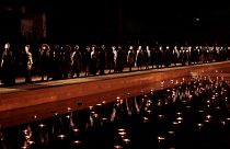 عارضات خلال عرض أزياء دار كريستيان ديور الفرنسية