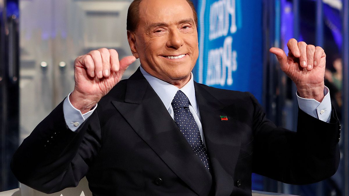 İtalya eski Başbakanı Berlusconi böbrek ağrısı şikayetiyle hastaneye kaldırıldı