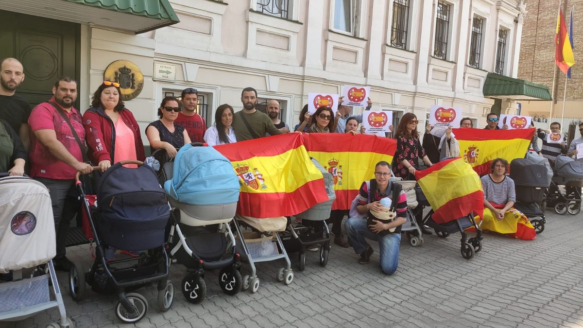 Familias españolas "atrapadas" y "abandonadas" en Ucrania por sus hijos de maternidad subrogada
