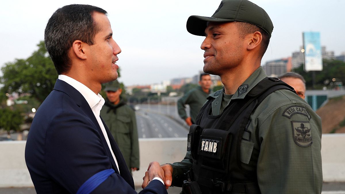 Venezuela: katonai puccsra szólított fel Juan Guaidó ellenzéki vezető