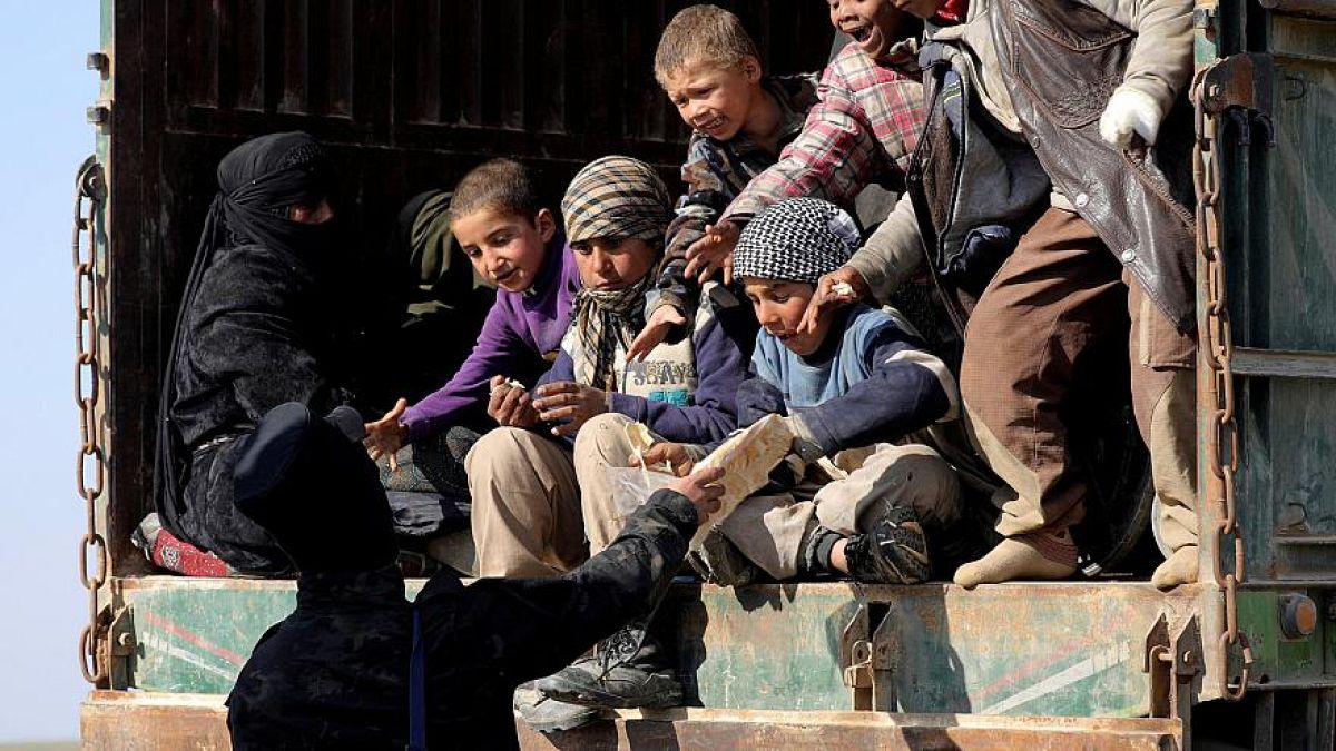 أطفال داعش: بين رسوم متحركة داخل الزنزانات والجوع وأمل العودة للديار