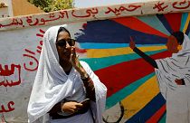 المرأة السودانية تتصدر الاحتجاجات بعد سنوات من القهر