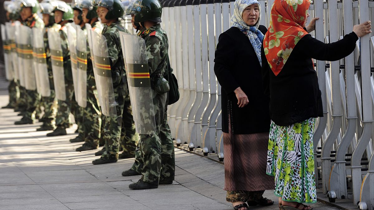 Çin'e suçlama: İki yıl önce kaybolan 40 Uygur kadına kamplarda zorla domuz yedirildi