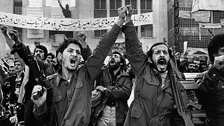  دو استاد علوم سياسی دانشگاه تهران: در ایران انقلاب نمی‌شود