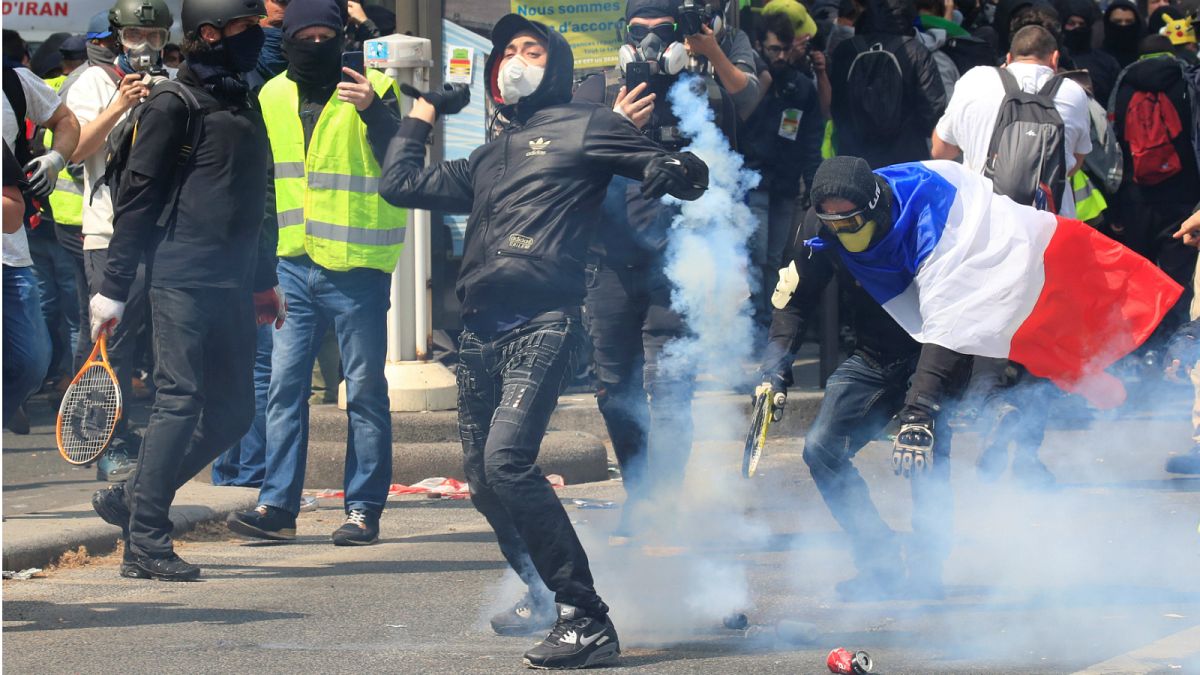 May Day protests turn violent in Paris