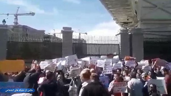 دهها تن در تجمع روز جهانی کارگر مقابل مجلس ایران بازداشت شدند دهها تن در تجمع روز جهانی کارگر مقابل مجلس ایران بازداشت شدند