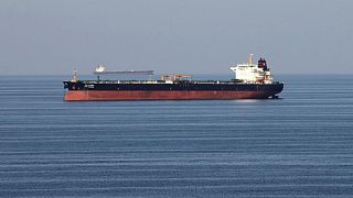 سرگردانی شش‌ماهه یک میلیارد دلار نفت ایران در بندر دالیان چین
