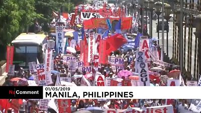 شاهد: الآلاف من العمال الفلبينيين يطالبون الحكومة بتحسين أوضاع العمل