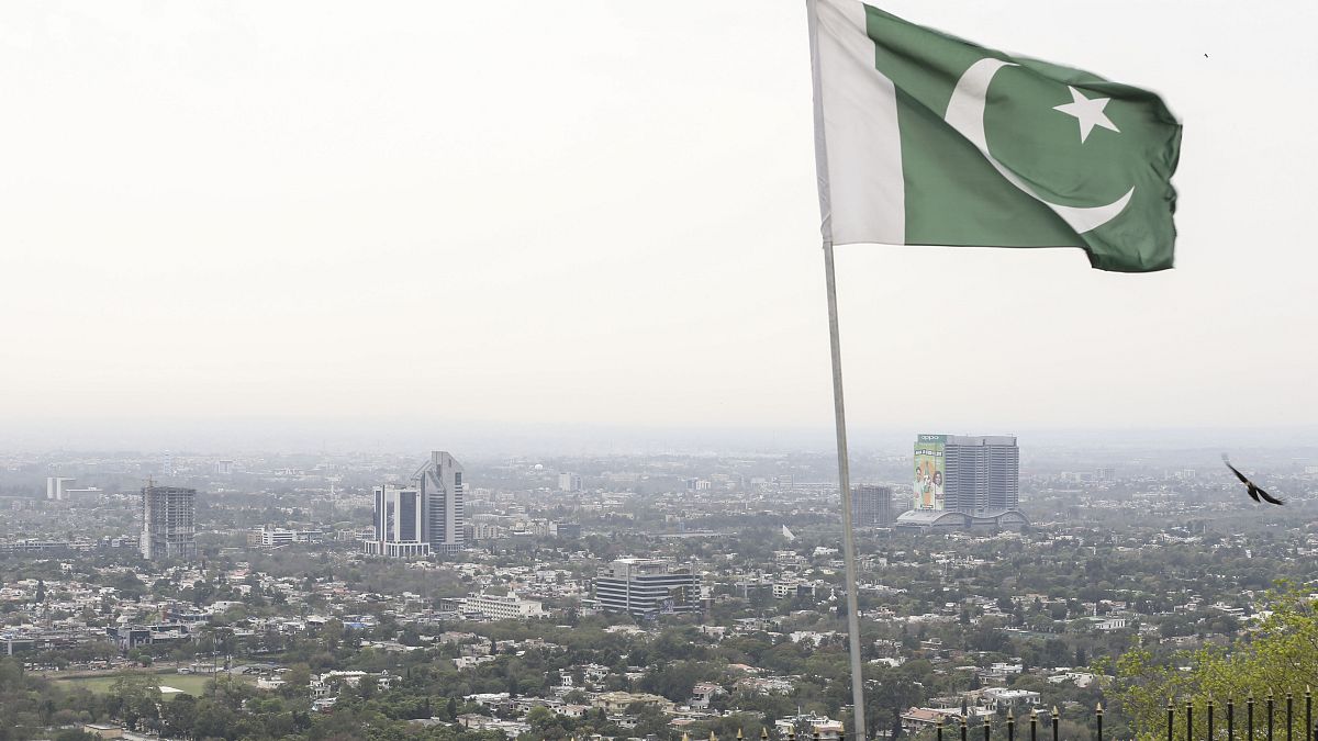 Pakistan, Gülen Cemaati'ne bağlı okulları yasaklı örgüt listesine aldı