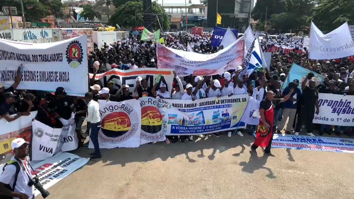 Angolanos desfilam no 1º de Maio com Lei Geral do Trabalho na mira