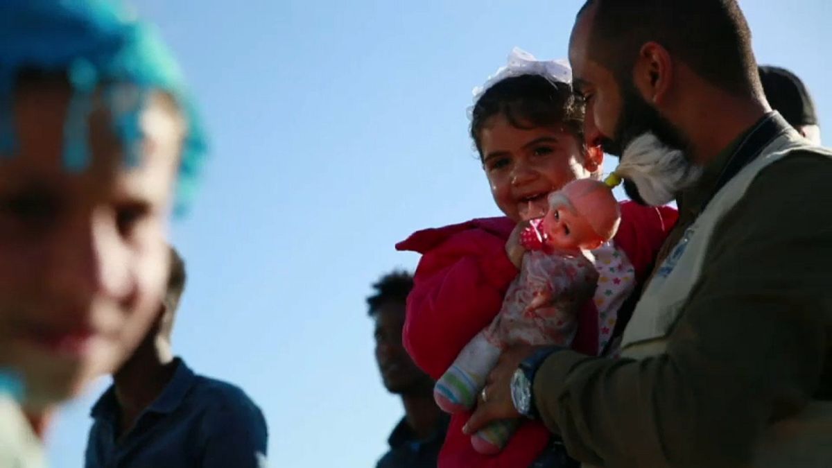 Itália resgata refugiados da Líbia