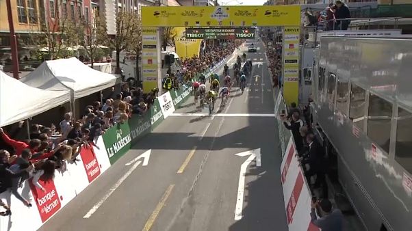 Tour de Romandie : une première étape très disputée entre Neuchâtel et la Chaux-de-Fonds Tour de Romandie : une première étape très disputée entre Neuchâtel et la Chaux-de-Fonds