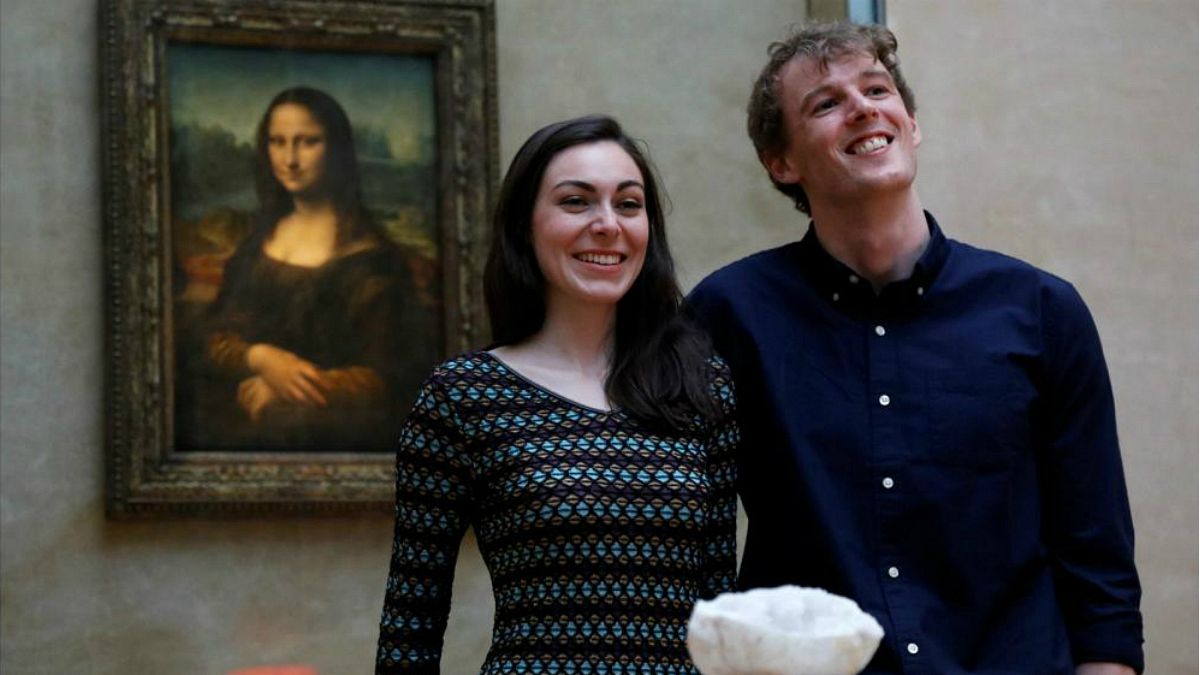 Louvre Müzesi tarihinde ilk kez gece misafir ağırladı: Şanslı çift müzeyi ziyaret etti, yatılı kaldı