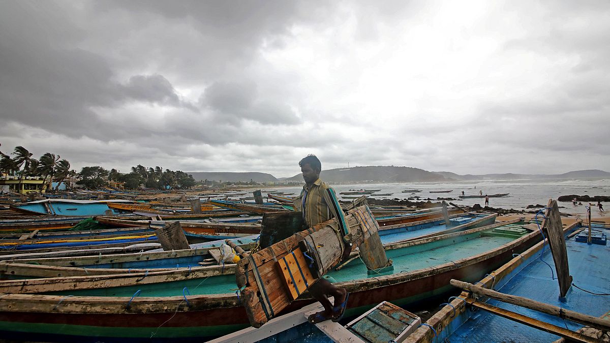 Ινδία: 800.000 άνθρωποι εγκαταλείπουν τις εστίες τους λόγω του κυκλώνα Φάνι