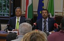Orbán a Néppártban maradna, de Európa populista erős embereit keresi