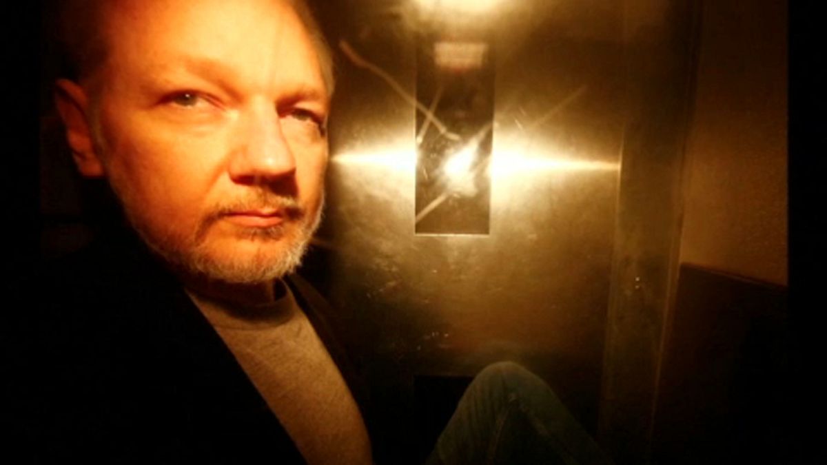Julian Assange não se rende à extradição