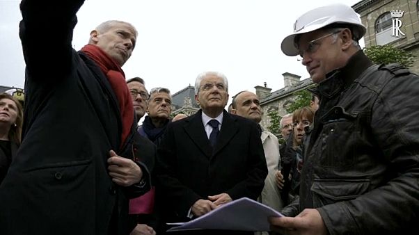 Mattarella visita la cattedrale di Notre-Dame Mattarella visita la cattedrale di Notre-Dame