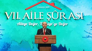 Erdoğan: Evlilik dışı ilişkilerin normal sayıldığı sancılı bir süreçten geçiyoruz
