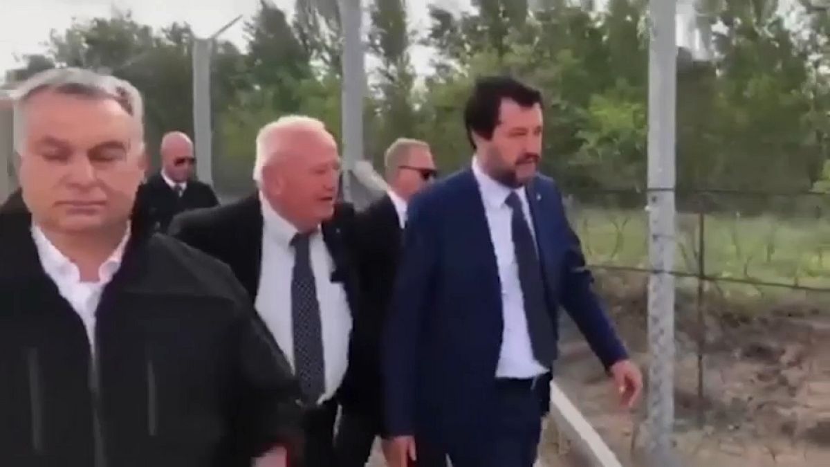 Prima tappa di Salvini in Ungheria: il muro di recinzione con la Serbia